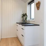 8 Person In Saltum-by Traum