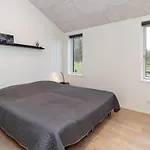 8 Person In Saltum-by Traum